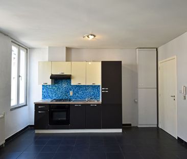 Ideale starterswoning: Centraal gelegen appartement nabij de Markt van Eeklo! - Photo 3