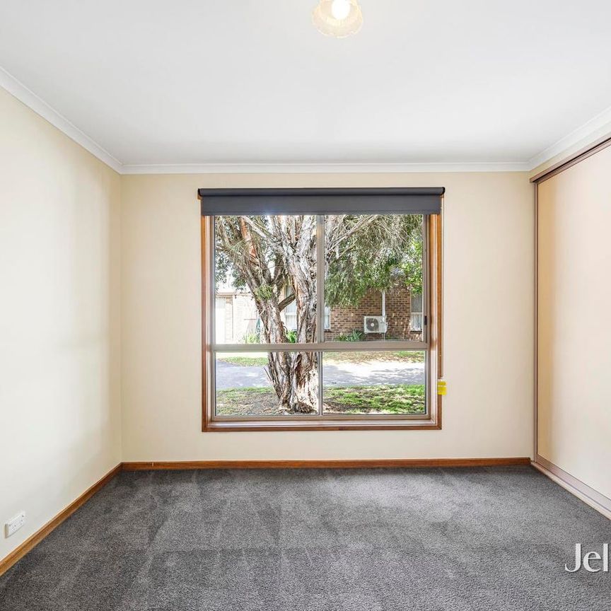Convenient Two Bedroom Unit in Ideal Location - Photo 1