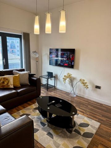 2 Bed Penthouse, Salford, M3 - Photo 3