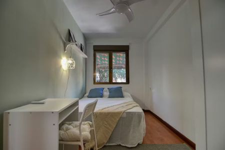 Calle de San Lamberto, Madrid, Community of Madrid 28017 - Photo 3