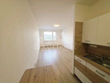Pronájem bytu 2+kk, 45 m - Fotografie 4