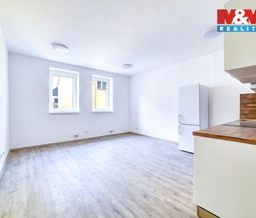 Pronájem bytu 1+kk 30 m² - Photo 1