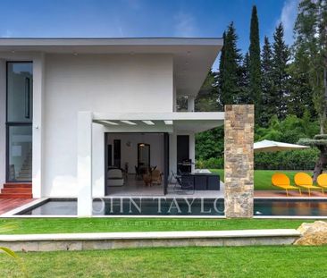 Maison à louer Valbonne, Cote d'Azur, France15 500 EUR / Mois - Photo 2