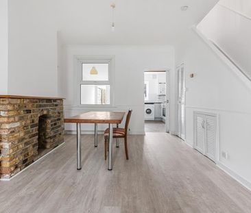 2 bedroom terraced house to rent - Photo 4