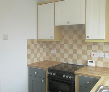 2 bedroom ground floor maisonette to rent - Photo 2