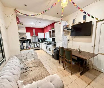 5 bedroom terraced house to rent - Photo 5