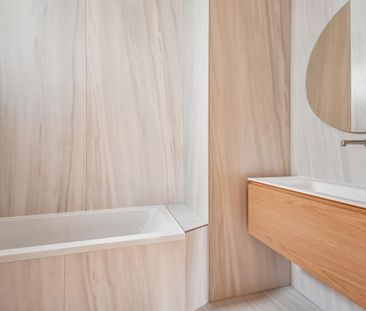 Location Appartement 5 pièces 176m² PARIS 16ème - Photo 5