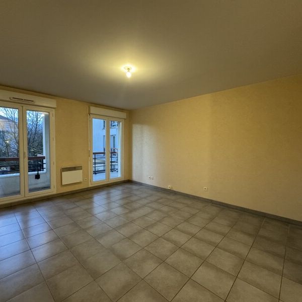 Location Appartement 3 pièces 69m² ST JEAN DE LA RUELLE 45140 - Photo 1