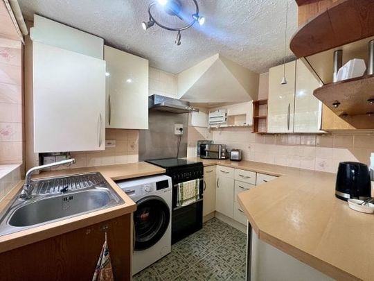 Winterbourne Close, Lewes - Photo 1