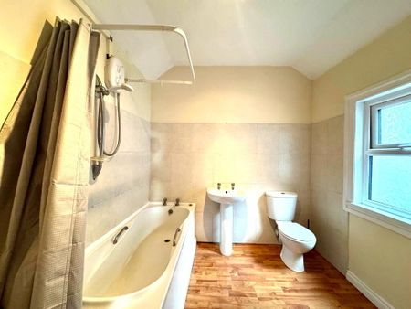 31 Albert Road, Carrickfergus, BT38 8AD - Photo 5