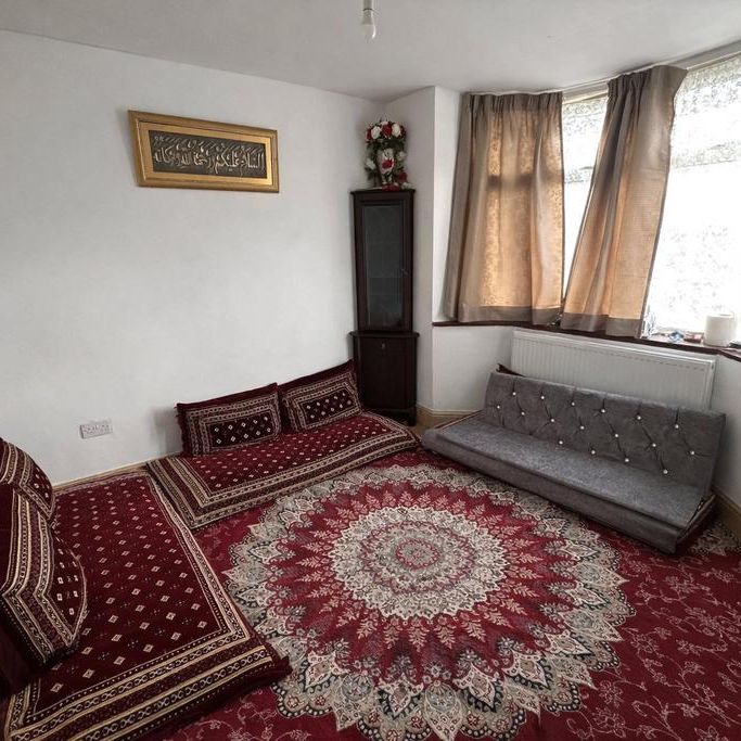 5 bedroom semi-detached house to rent - Photo 1