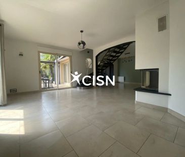 MAISON LUMINEUSE ET CONFORTABLE 140 M2 - Photo 2