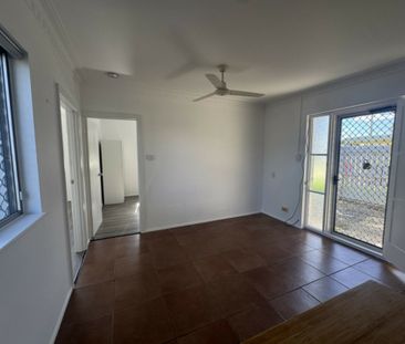 COMFORTABLE LIVING IN A PRIME MILLBANK POSITION - Photo 1