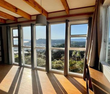 Spacious 2 Bed 2 Bath with Sun, Views & Courtyard - Photo 3