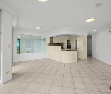 ABSOLUTE BEACHFRONT LIFESTYLE - BOUTIQUE APARTMENT BLOCK - Photo 2