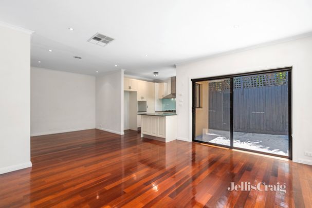 2/1 Peak St, Malvern East - Photo 1