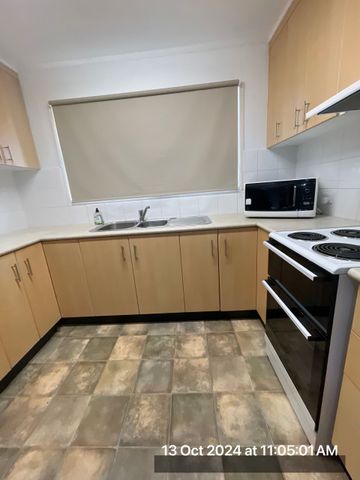 Just Bring Your Clothes -3 Bedroom Fully Furnished House - Photo 5