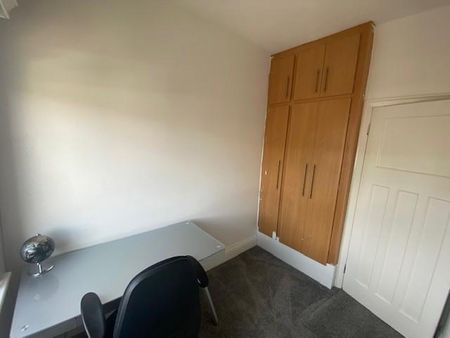 3 bedroom terraced house to rent - Photo 5