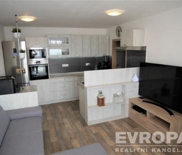 Pronájem bytu 2+kk, o výměře 43 m - Photo 1