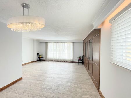 For Lease - 58 Marathon Crescent, Toronto, Ontario - Photo 2