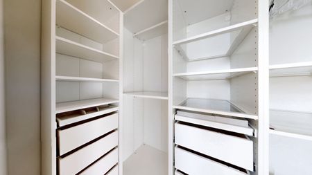 For Lease - 1808 St Clair Avenue Unit# 1101, Toronto, Ontario - Photo 2