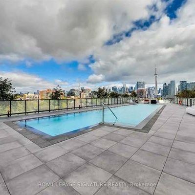 Liberty village outdoor pool! - Photo 1