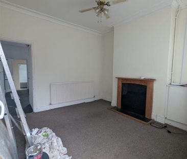 2 Beds - Terraced House - - Photo 2