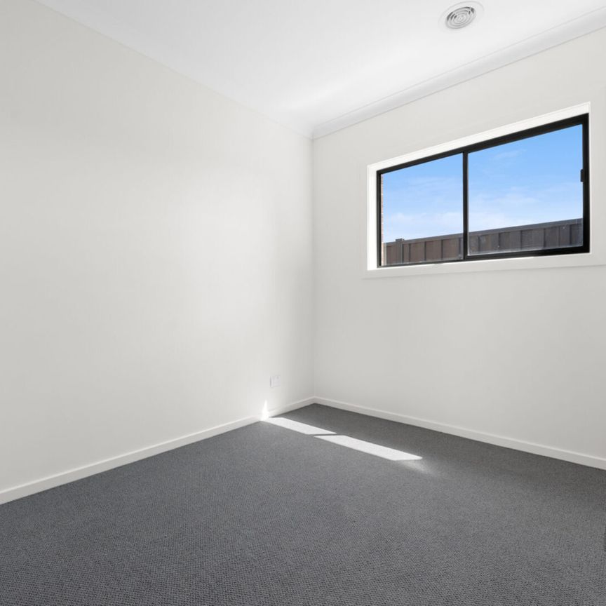 Brand New Family Home - Photo 1
