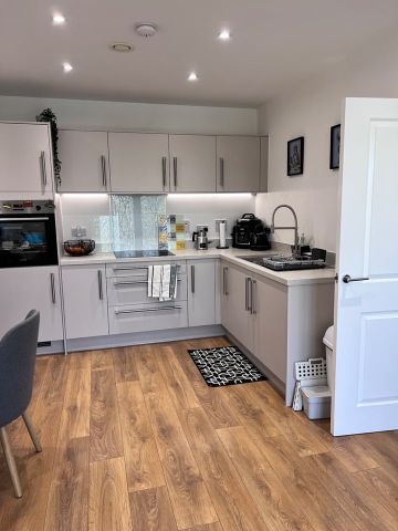 2 Bed Flat, Mahindra Way, E6 - Photo 4