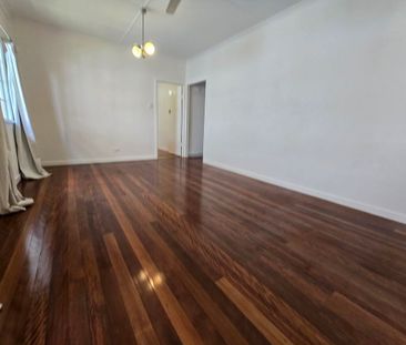 Light, Bright & Convenient Oxley Living - Photo 1