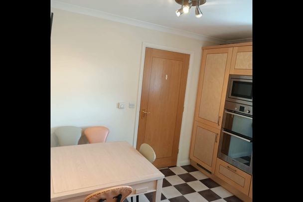 3 Bed Penthouse, Pennine Court, CR0 - Photo 1