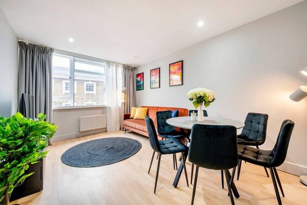 Saint Martin's Lane - Photo 1