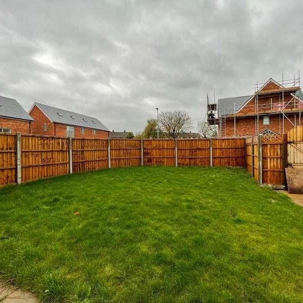 Rawlins Gardens, Wootton, MK43 - Photo 1