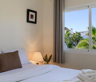 Luxury Flat for rent in Benahavís, Spain - Photo 4