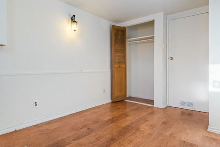 For Lease - 2012 Bonnymede Drive, Mississauga, Ontario - Photo 2