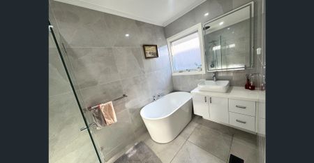 Beautifully Renovated Family Home in Top School Zone - Photo 3