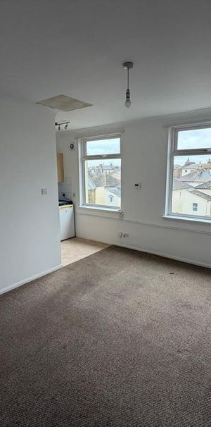 Studio to rent - Photo 1