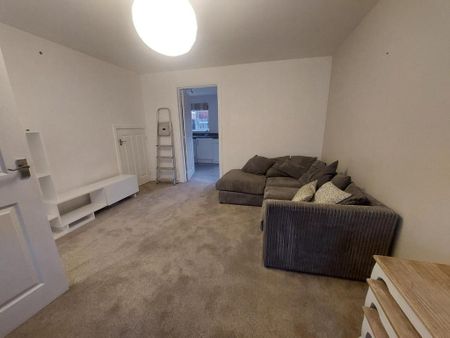 3 bedroom terraced house to rent - Photo 2
