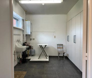 Ruime woning veel parking en grote tuin te Wielsbeke - Foto 3