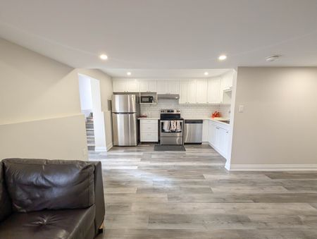 Spacious 2 Bedroom Lower Unit In Welland! - Photo 5