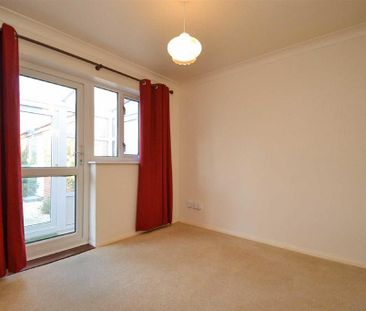 2 bedroom semi-detached bungalow to rent - Photo 3