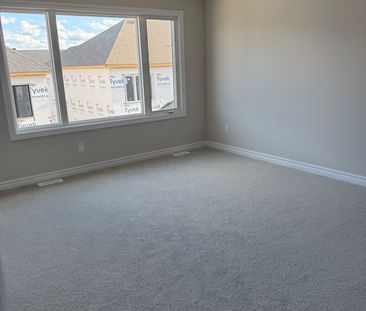 For Lease - 351 Les Emmerson Drive, Barrhaven, Ontario - Photo 6