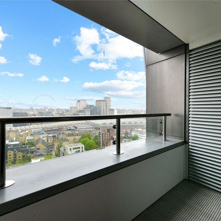 Three bedroom two level penthouse, spacious with spectacular views of the London Eye. - Photo 1