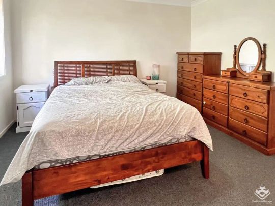 “Stunning 3BED Townhouseate Close to Everything!” - Photo 1