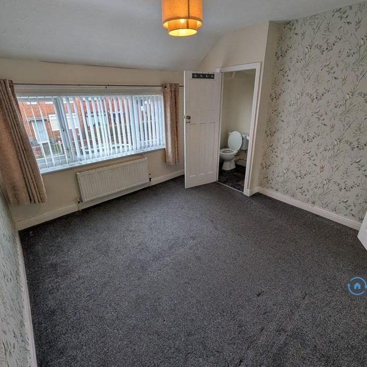 3 bedroom semi-detached house to rent - Photo 1