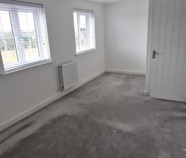 3 bedroom semi-detached house to rent - Photo 5