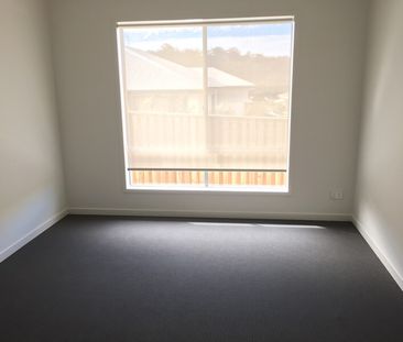 Family Home in Coomera Springs with Several Living Areas and Large ... - Photo 4