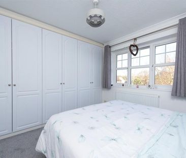 2 bedroom end of terrace house to rent - Photo 6