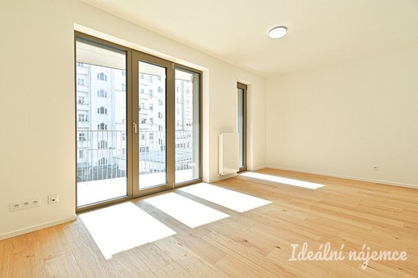 Pronájem bytu 1+kk 34 m² - Photo 1