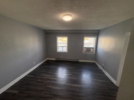 For Lease - 739 The Queensway N/A Unit# A, Toronto, Ontario - Photo 3